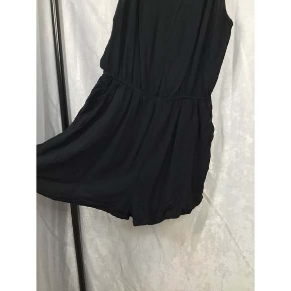 H&M Divided Women's V-Neck Spaghetti Strap Skort Size 10 Black - Picture 3 of 7